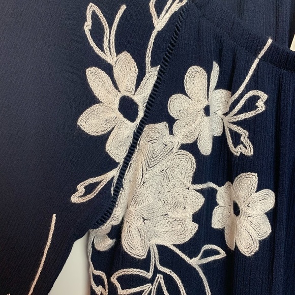 Forgotten Grace Floral Embroidered Peplum Top Sm - Picture 5 of 14